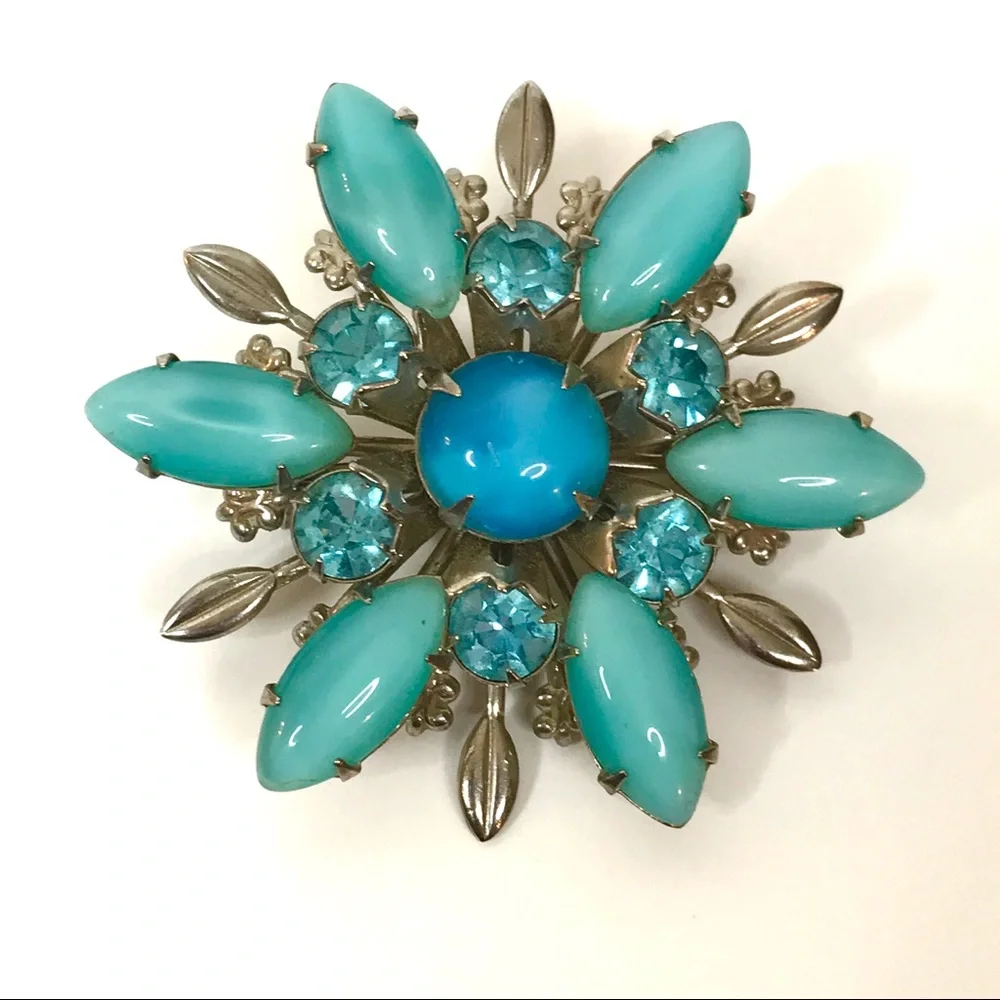 Vintage Brooch Rhinestone Sunburst Blue Silver